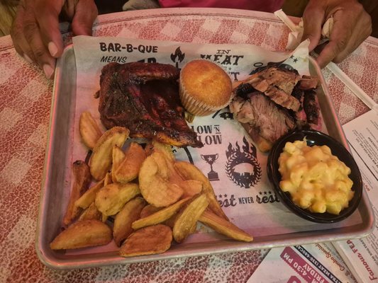 Famous Dave's Bar-B-Que by null