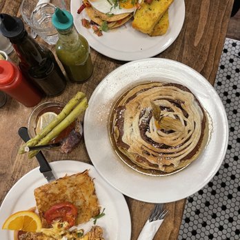 Jam Cafe on Beatty - Fried chicken Benny, huevos ranchero, & cinnamon bun swirl pancakes - Breakfast & Brunch Near Me - Vancouver, British Columbia Jam Cafe on Beatty - Fried chicken Benny, huevos ranchero, & cinnamon bun swirl pancakes - Breakfast & Brunch Near Me - Vancouver, British Columbia