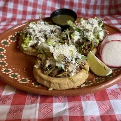 Tacos El Viejon - Sopes