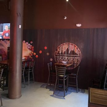 Pizza 216 - Inside - 11 Oct. 2024 - Bars Near Me - Cleveland, Ohio Pizza 216 - Inside - 11 Oct. 2024 - Bars Near Me - Cleveland, Ohio