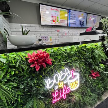 Bee Bubbly Juicery - Interior - Bubble Tea Near Me - Hilliard, Ohio Bee Bubbly Juicery - Interior - Bubble Tea Near Me - Hilliard, Ohio