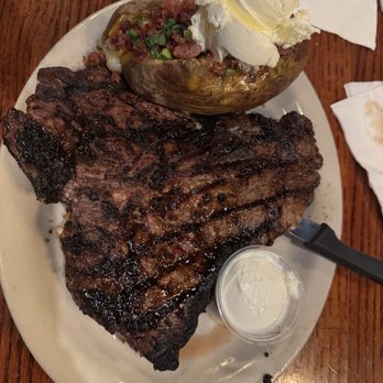 Tucker's Place South - Porterhouse Steak - Steakhouses Near Me - Saint Louis, Missouri Tucker's Place South - Porterhouse Steak - Steakhouses Near Me - Saint Louis, Missouri
