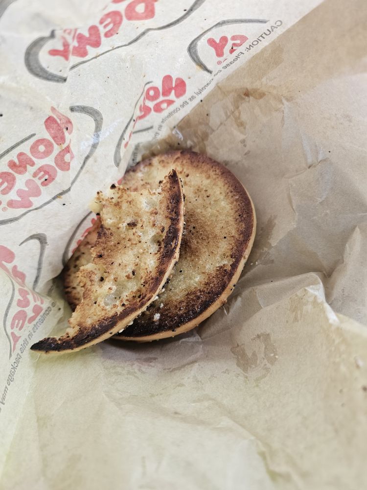 HONEY DEW DONUTS Updated September 2024 15 Reviews 1766 Warwick Ave, Warwick, Rhode Island