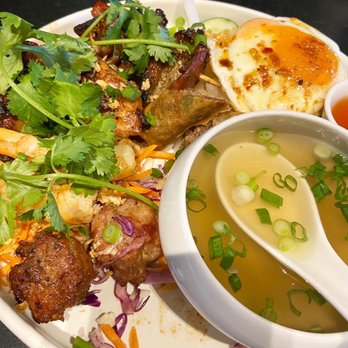 Lily - Number one on lunch menu entree all the bbq meats and a egg roll with rice and egg - Vietnamese Near Me - San Francisco, California