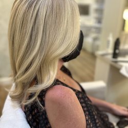 Blow To Paris Blowdry Bar & Nail Salon