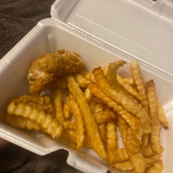 Layne's Chicken Fingers - Another box of old fries and a terrible cold piece of chicken. - Chicken Shop Near Me - Frisco, Texas Layne's Chicken Fingers - Another box of old fries and a terrible cold piece of chicken. - Chicken Shop Near Me - Frisco, Texas