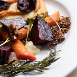 ESSEN Kitchen - Roasted tricolor carrot and beet salad with a quinoa / sunflower seed crunch, apple jelly, chives emulsion, candied walnuts, and micro green
