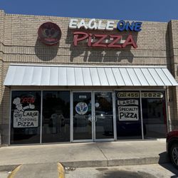 Eagle One Pizza - Entrance to Eagle One Pizza Midwest City