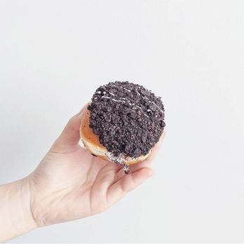 Krispy Kreme's Doughnut Cafe - Oreo cookies n' Kreme - Donuts Near Me - Toronto, Ontario
