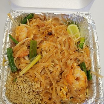 Basil & Co - Pad Thai w/ shrimp - Thai Near Me - Diamond Bar, California