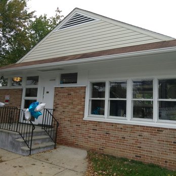 Justin Brian Salon - Oustside entrance - Hair Stylists Near Me - Wilmington, Delaware
