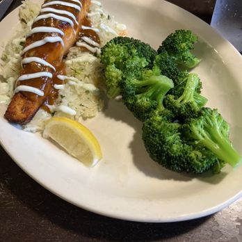 Diner 248 - Pacific Rim Salmon Entree - Diners Near Me - Easton, Pennsylvania
