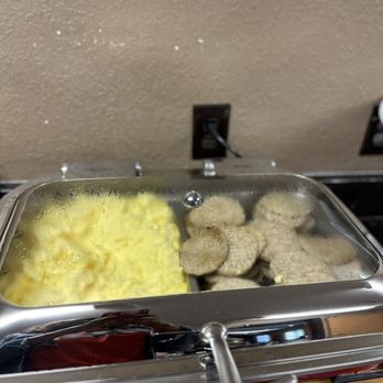 Oak Hill Inn & Suites - Eggs and sausage - Hotels Near Me - Canton, Missouri Oak Hill Inn & Suites - Eggs and sausage - Hotels Near Me - Canton, Missouri