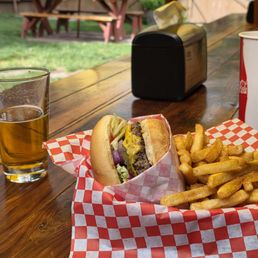 Cheeseburger with seasoned fries