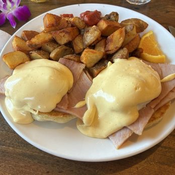 McKay Cottage Restaurant - Eggs Benedict - American Near Me - Bend, Oregon McKay Cottage Restaurant - Eggs Benedict - American Near Me - Bend, Oregon