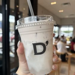 D'avant Bakery - Strawberry coconut cloud, mix it before drinking!
