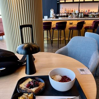 Etihad Lounge - Breakfast time. Amazing lounge - Airport Lounges Near Me - Dulles, Virginia Etihad Lounge - Breakfast time. Amazing lounge - Airport Lounges Near Me - Dulles, Virginia
