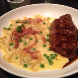 Ah!Bon Café - Bife ancho com farfale presunto cru e ervilhas