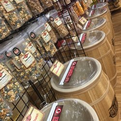 Beef Jerky Outlet - Bulk popcorn row
