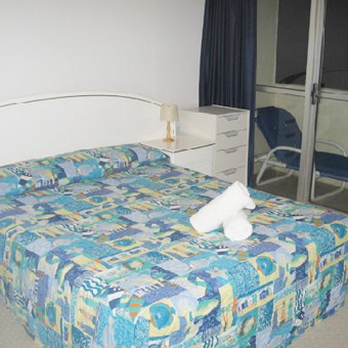 Baronnet Apartments - Apartment 503, bedroom. - Hotels Near Me - Surfers Paradise, QLD