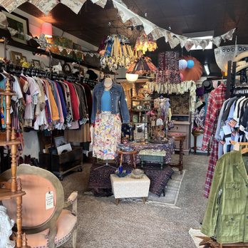 The Great Antiques Treasure Hunt アンティーク TREASURE HUNT ANTIQUES - Updated August 2025 - 17 Photos