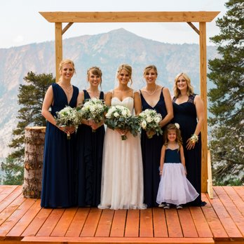 Danielle Alysse Photography - Jeremy and Leslie Wedding-The bride and her bridesmaids - Event Photography Near Me