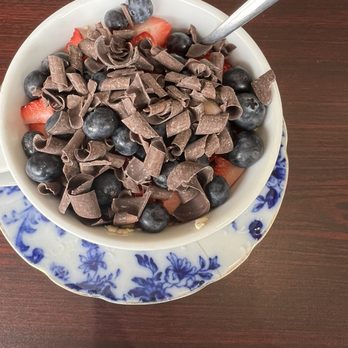 California Coffee Bar - Create Your Own Bowl w/ oatmeal, strawberries, blueberries, dark chocolate & brown sugar - Coffee & Tea Near Me - Pittsburgh, Pennsylvania California Coffee Bar - Create Your Own Bowl w/ oatmeal, strawberries, blueberries, dark chocolate & brown sugar - Coffee & Tea Near Me - Pittsburgh, Pennsylvania
