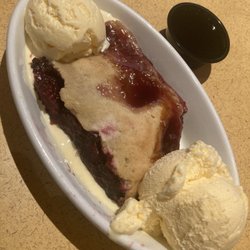 RibCrib BBQ - Blackberry cobbler with a bit of honey!