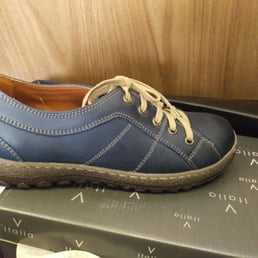 This is the shoe I wanted and found at Madison St Shoes