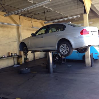 Brake Master - Getting 325i new stopping power - Auto Repair Near Me - Los Angeles, California