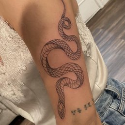 This is freshly done, pre-saniderm. It has scabbed less than other tattoos I've had done in the past and is healing wonderfully. This is freshly done, pre-saniderm. It has scabbed less than other tattoos I've had done in the past and is healing wonderfully.