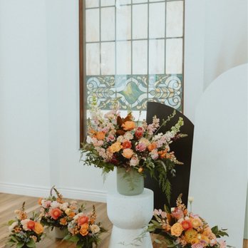 Galena Forest Flowers - Altar Arrangement, Bridesmaid Boquet, and Centerpieces. - Florists Near Me - Reno, Nevada