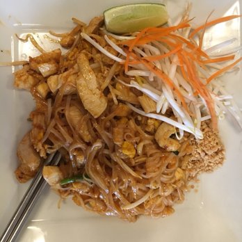 Spice I Am - Chicken pad thai - Thai Near Me - Alameda, California Spice I Am - Chicken pad thai - Thai Near Me - Alameda, California