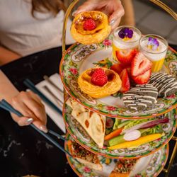 QUA Contemporary Chinese Cuisine - Afternoon Tea