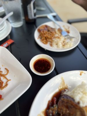 Momo Mee Asian Cuisine by null
