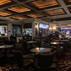 BetMGM Sportsbook at Mandalay Bay - Sportsbook lounge