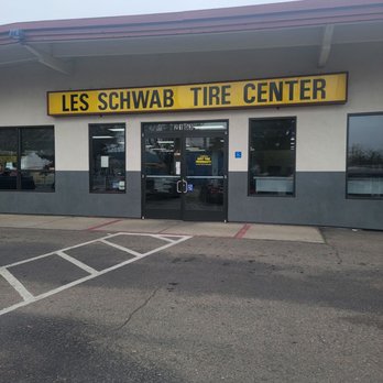 Les Schwab Tire Center - Outside - Tires Near Me - Oroville, California Les Schwab Tire Center - Outside - Tires Near Me - Oroville, California