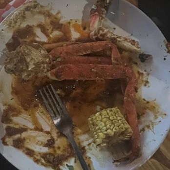 Mudbugs Cajun Icehouse - One cluster order of snow crab: very old crab with heavy sea taste and the meat within very salty. Inedible. - Cajun/Creole Near Me - Corpus Christi, Texas