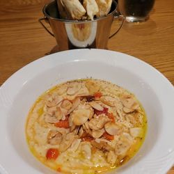 Griendel - Hummus with grilled pita bread. Very good.