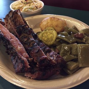 Jucy's Smokehouse Bar-B-Q - Barbeque Near Me - Pewee Valley, Kentucky