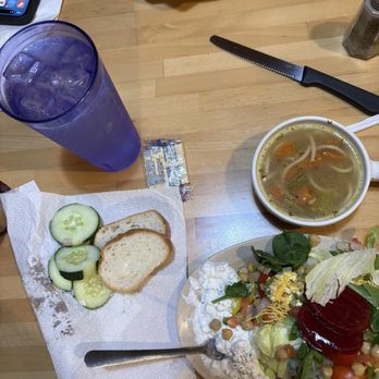 Southern Pig and  Cattle - Fresh salad and Horrible Soup - Barbeque Near Me - Ocala, Florida
