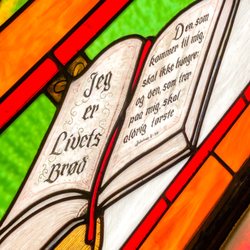 Bethania Lutheran Church - Stained glass inscription - in Danish, of course!