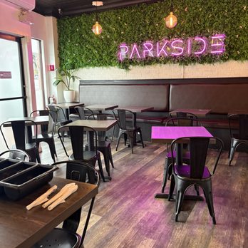 Parkside Eats - inside - Breakfast & Brunch Near Me - Metuchen, New Jersey