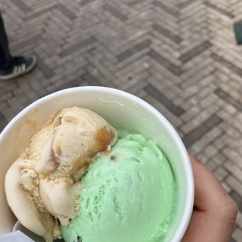 Kilwins Ice Cream - Chocolate - Fudge - Dolce de leche and pistachio - Chocolatiers & Shops Near Me - San Antonio, Texas