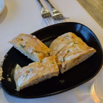 Skates On The Bay - Focaccia bread with butter and garlic - Seafood Near Me - Berkeley, California