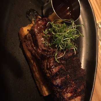 Clintons Bar & Grille - Prime sirloin with a red wine reduction dipping sauce - New American Near Me - Clinton, Massachusetts