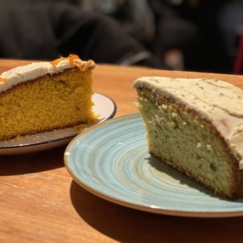 Peck 47 - Carrot Cake and Pistachio + White Chocolate Cake - Breakfast & Brunch Near Me - Brussels, BRU Peck 47 - Carrot Cake and Pistachio + White Chocolate Cake - Breakfast & Brunch Near Me - Brussels, BRU