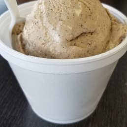 Bianca loved these two flavors together. (Ferraro Rocher and coffee/caramel) Bianca loved these two flavors together. (Ferraro Rocher and coffee/caramel)