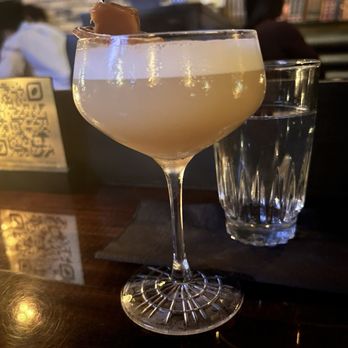 The Roosevelt Room - Cocktail Bars Near Me - Austin, Texas