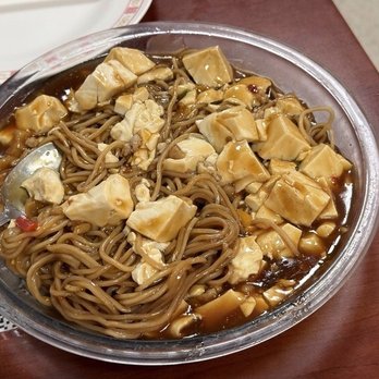 Au's Garden Chinese Restaurant - Mapo tofu with noodles - Chinese Near Me - Honolulu, Hawaii Au's Garden Chinese Restaurant - Mapo tofu with noodles - Chinese Near Me - Honolulu, Hawaii